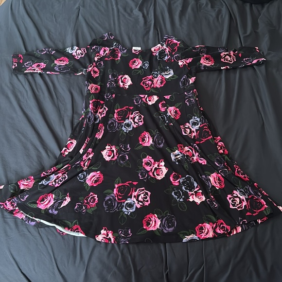 Torrid Betsey Johnson Floral Dress NWT with pockets - Picture 5 of 7